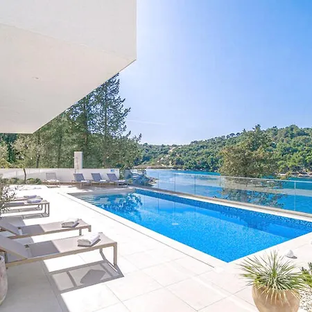 Σπίτι διακοπών Beautiful Holiday Homesplitska Splitska
