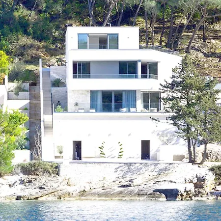 Beautiful Holiday Homesplitska * Splitska
